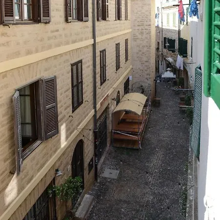 Old Town Secret Garden * 알게로