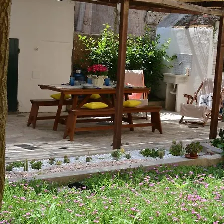 Apartment Old Town Secret Garden
