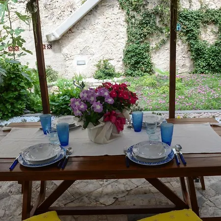 Apartment Old Town Secret Garden Alghero